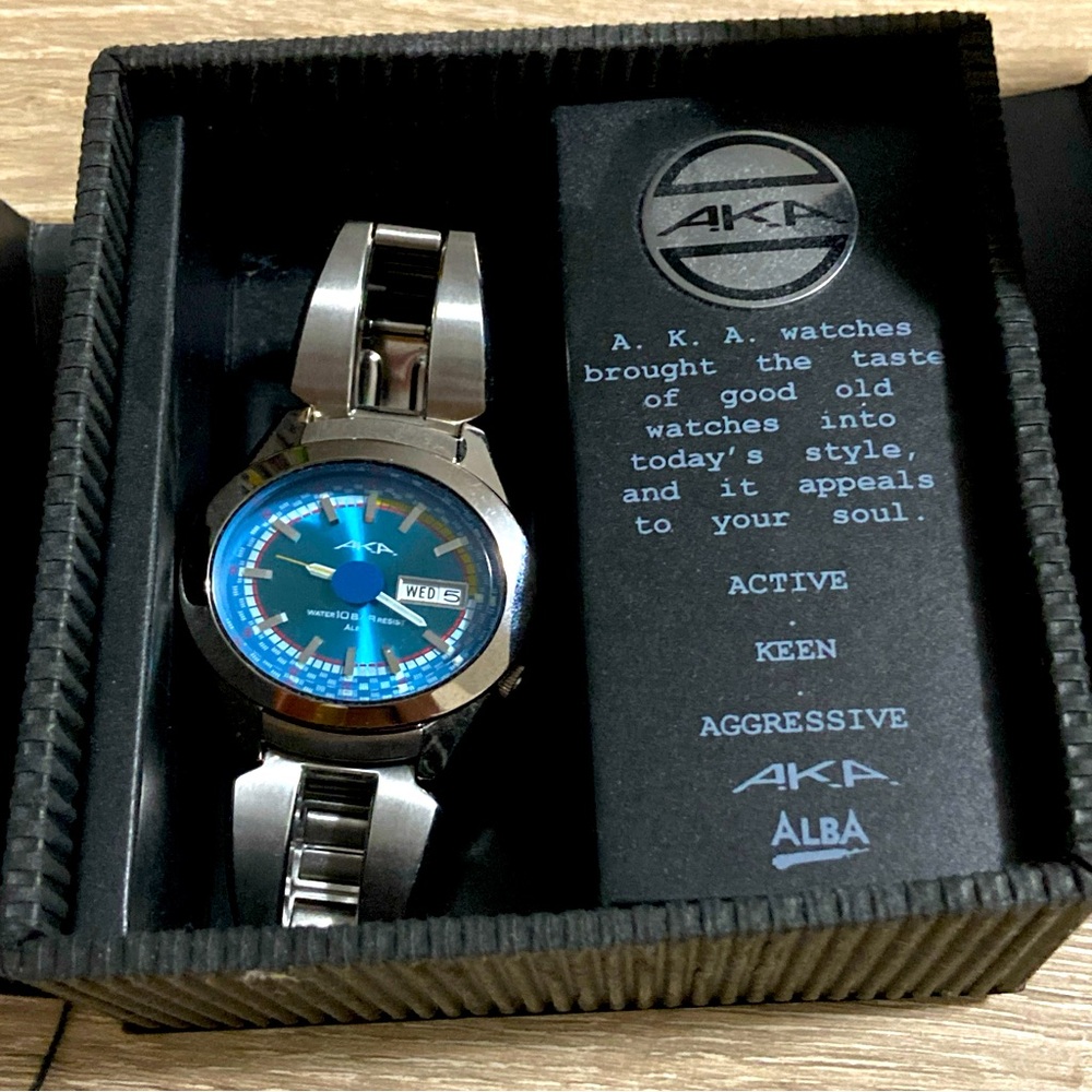 SEIKO ALBA AKA V743-5A10 Quartz Men's (Needs Servicing/New Batteries Needed)